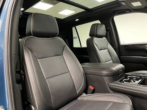 Used 2025 GMC Yukon Elevation AWD/4WD image 61