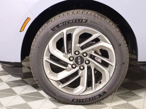 New 2026 Lincoln Navigator Premiere AWD/4WD image 19