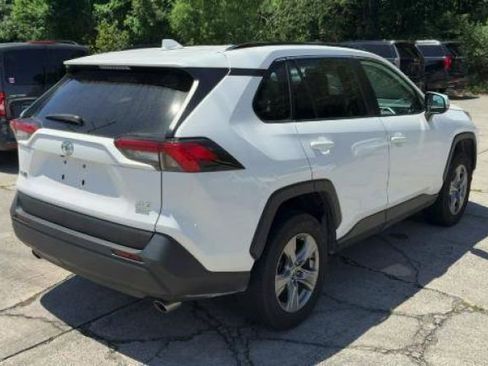 Used 2024 Toyota RAV4 XLE AWD/4WD image 11