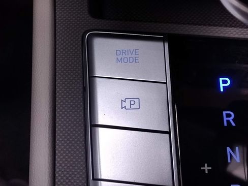 Used 2025 Hyundai Elantra Sport FWD image 29