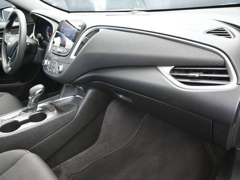 Used 2025 Chevrolet Malibu LT FWD image 24