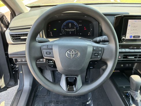 Used 2026 Toyota Camry LE FWD image 18