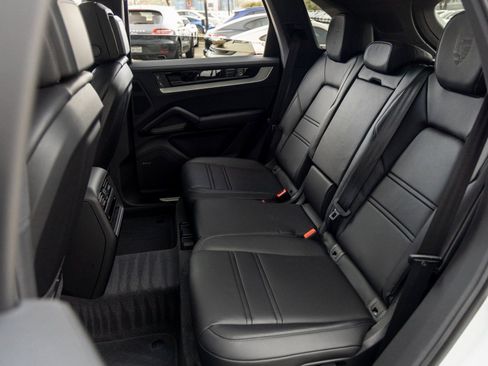New 2026 Porsche Cayenne AWD/4WD image 37