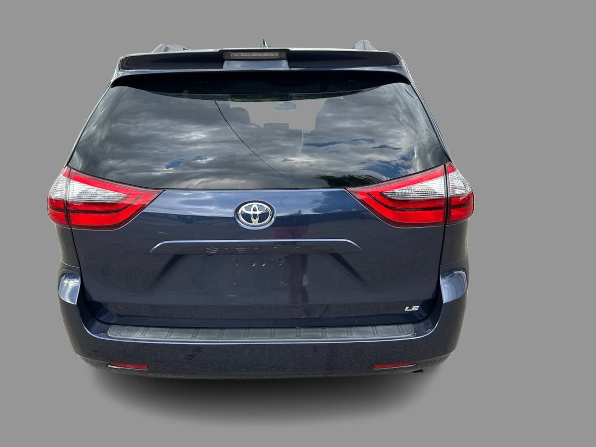 Used 2020 Toyota Sienna LE w/ LE Preferred Package FWD image 29