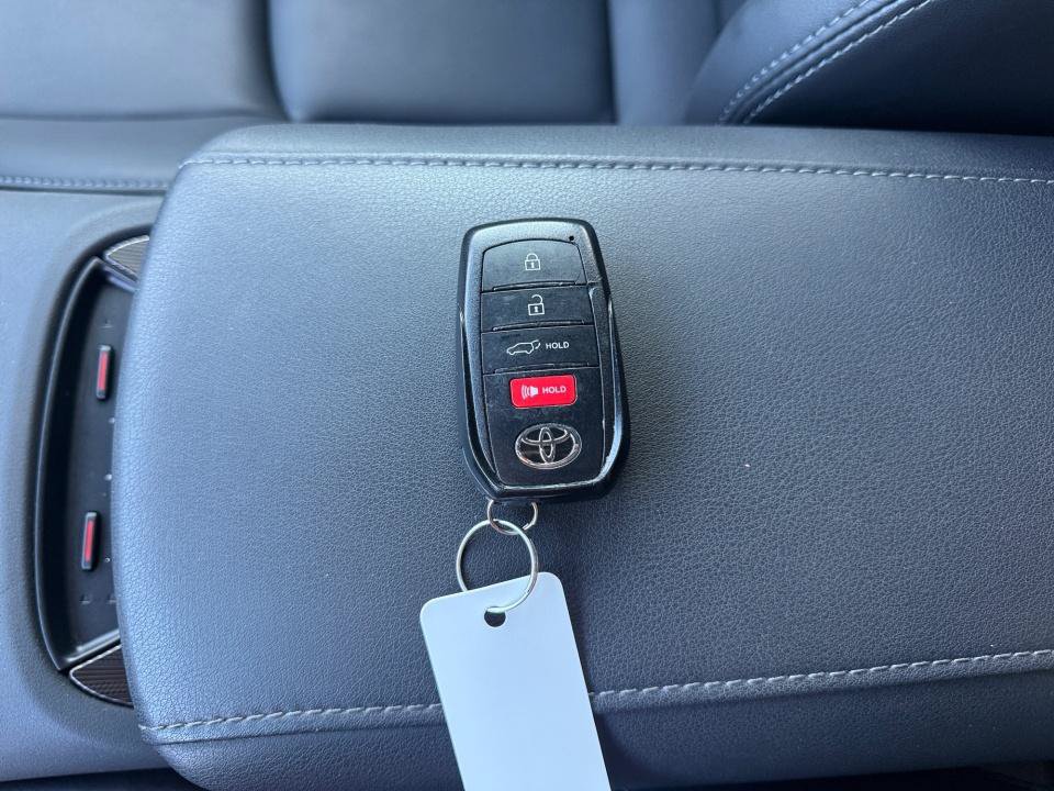 Used 2024 Toyota Venza Nightshade AWD/4WD image 38
