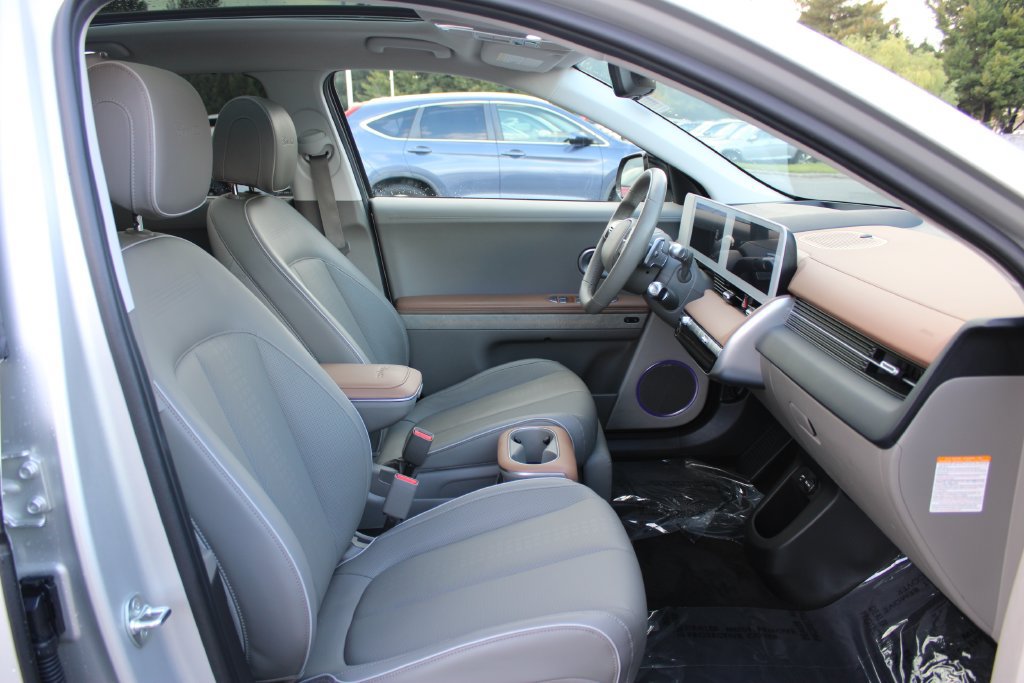 Used 2024 Hyundai Ioniq 5 Limited AWD/4WD image 13