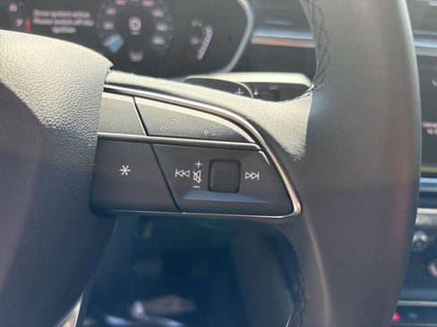 Certified 2025 Audi Q3 2.0T Premium w/ Convenience Package image 23