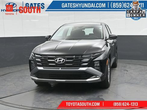 Used 2025 Hyundai Tucson SE AWD/4WD image 6