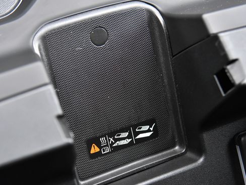 Used 2025 Chevrolet Silverado 1500 LTZ w/ Technology Package image 37