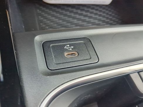 New 2024 Mercedes-Benz GLB 35 AMG 4MATIC image 10