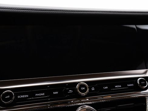 Used 2025 Bentley Flying Spur Plug-In Hybrid image 42