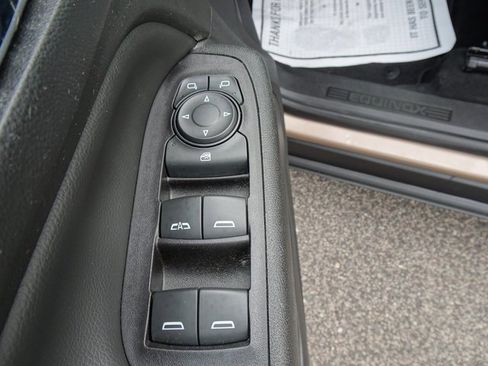 Used 2019 Chevrolet Equinox LT w/ Driver Convenience Package image 13