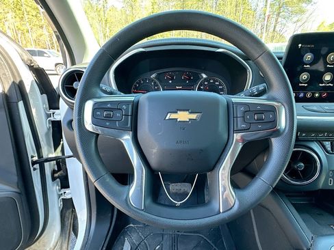 Used 2024 Chevrolet Blazer LT w/ Convenience Package FWD image 18