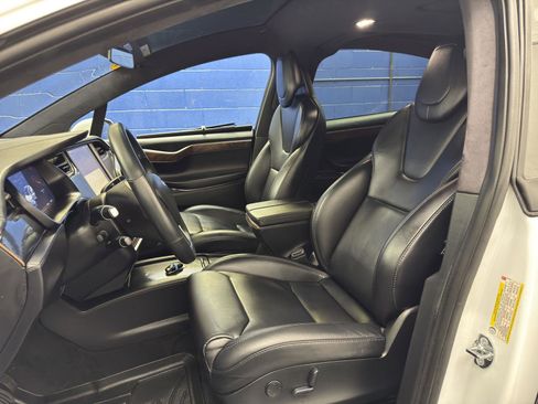Used 2020 Tesla Model X Long Range image 18
