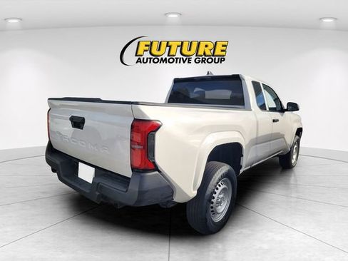 Used 2025 Toyota Tacoma SR image 3
