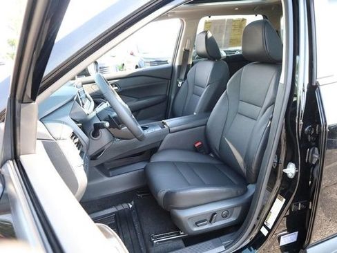 Certified 2025 Nissan Rogue SV w/ SV Premium Package FWD image 8