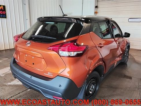 Used 2020 Nissan Kicks SV image 3