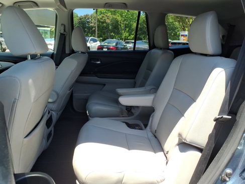 Used 2019 Honda Pilot Touring image 17