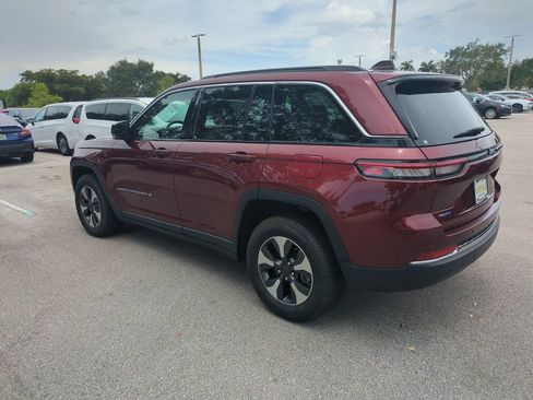 Used 2024 Jeep Grand Cherokee Limited 4xe AWD/4WD image 8