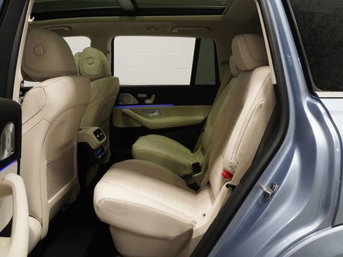 New 2026 Mercedes-Benz GLS 450 4MATIC image 16