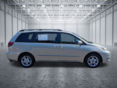 Used 2005 Toyota Sienna XLE Limited FWD image 6