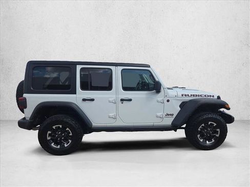Used 2025 Jeep Wrangler Unlimited Rubicon AWD/4WD image 4