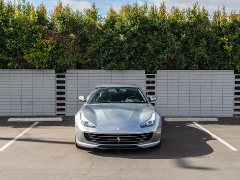 Used 2018 Ferrari GTC4Lusso T RWD image 2