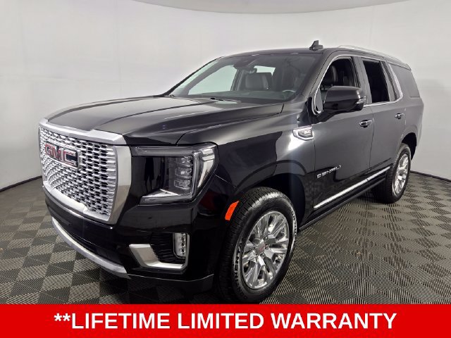 Used 2024 GMC Yukon Denali w/ Advanced Technology Package AWD/4WD image 3