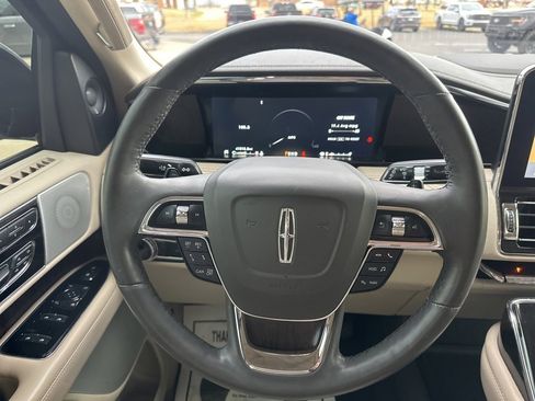 Used 2020 Lincoln Navigator Reserve w/ Luxury Package image 11