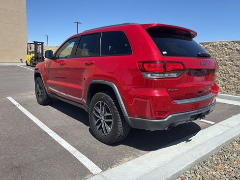 Used 2017 Jeep Grand Cherokee Trailhawk w/ Trailhawk Luxury Group image 4