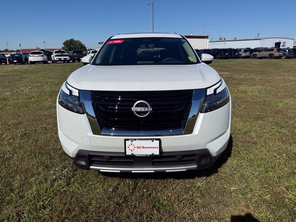 Certified 2025 Nissan Pathfinder SL w/ SL Premium Package FWD image 2