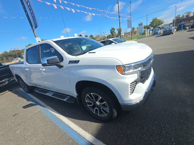 Used 2023 Chevrolet Silverado 1500 LT w/ Z71 Off-Road Package AWD/4WD image 1