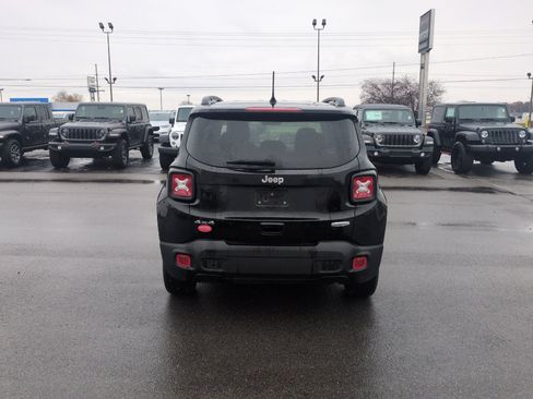 Used 2020 Jeep Renegade Latitude w/ Cold Weather Group image 7