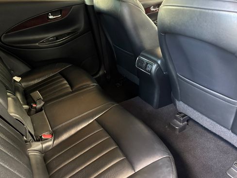 Used 2016 INFINITI QX50 AWD w/ Deluxe Touring Package image 34