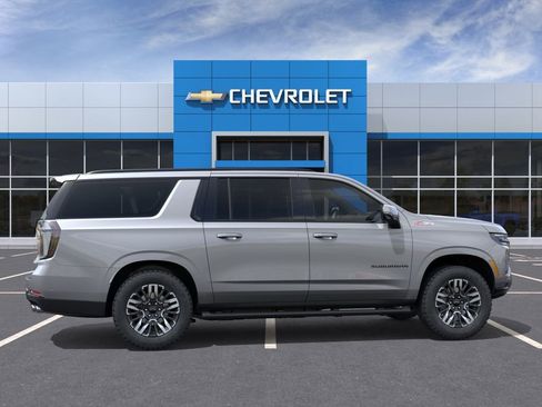 New 2026 Chevrolet Suburban Z71 w/ Comfort Package AWD/4WD image 5
