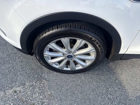 Used 2019 Ford Escape SEL image 16