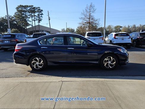 Used 2017 Honda Accord LX image 6