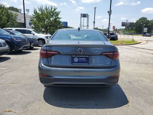 Certified 2023 Volkswagen Jetta SE FWD image 5