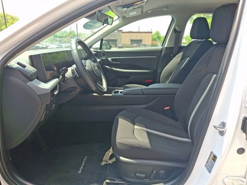 Used 2025 Hyundai Sonata SEL FWD image 13