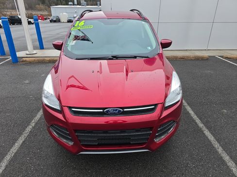 Used 2016 Ford Escape SE w/ Equipment Group 201A image 9