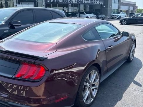 Used 2018 Ford Mustang Coupe RWD image 6
