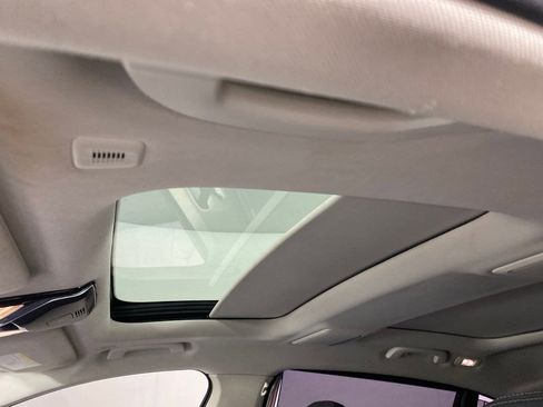 Used 2020 BMW 740i image 11