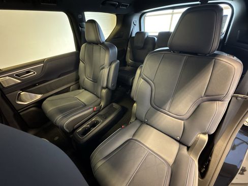 New 2026 INFINITI QX80 4WD image 23