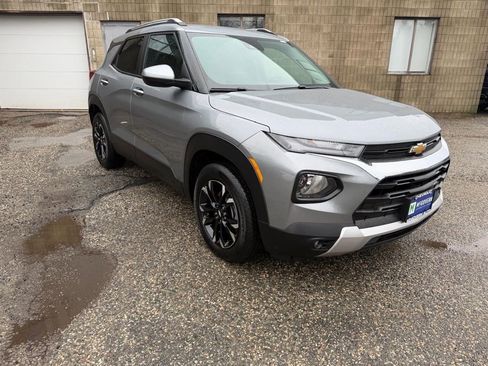 Used 2023 Chevrolet TrailBlazer LT FWD image 8