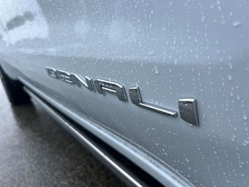 New 2026 GMC Sierra 1500 Denali Ultimate AWD/4WD image 9