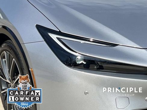 Used 2025 Toyota Prius XLE image 9