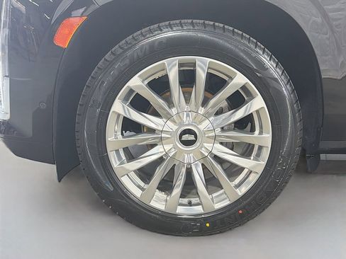 Used 2021 Cadillac Escalade Premium Luxury w/ Driver Assist Tech Package AWD/4WD image 35