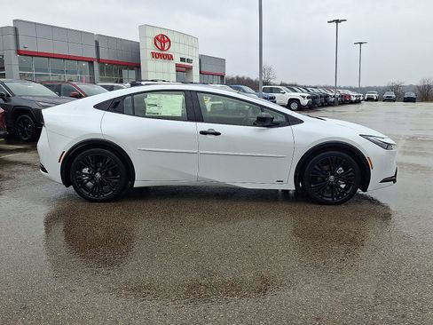 New 2026 Toyota Prius AWD image 7