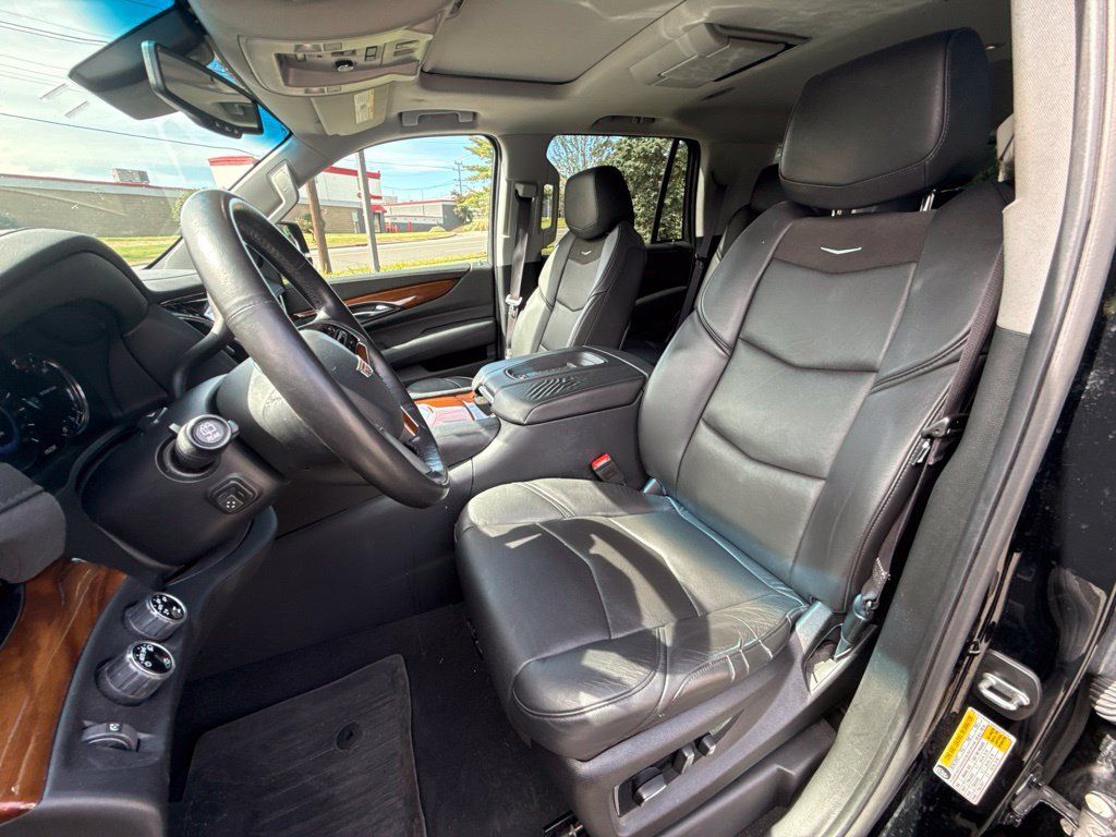 Used 2016 Cadillac Escalade Premium AWD/4WD image 9