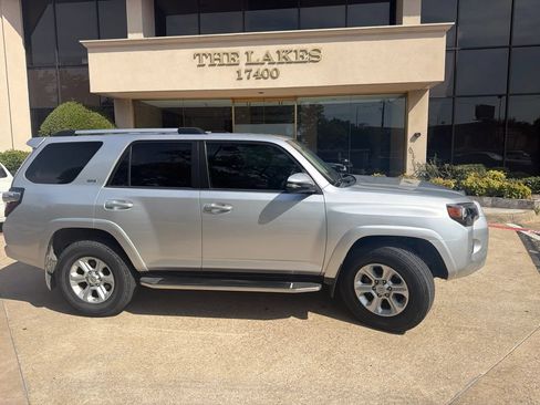 Used 2019 Toyota 4Runner SR5 Premium RWD image 11